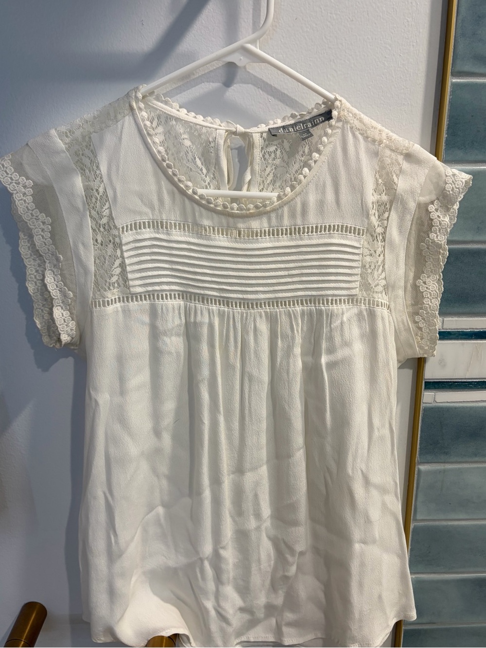 Daniel Rainn Ivory Lace Pintuck Flutter Sleeve Blouse - Size XS